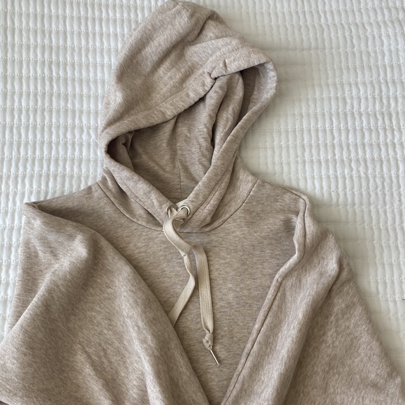 Beige sweater dress w/ hood - Picture 2 of 3